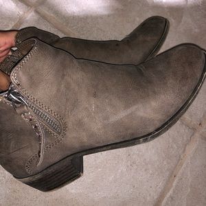 madden girl bronco boots